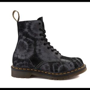 NWT Womens Dr. Martens 1460 Pascal 8-Eye Boot - Black Tie Dye Size 11